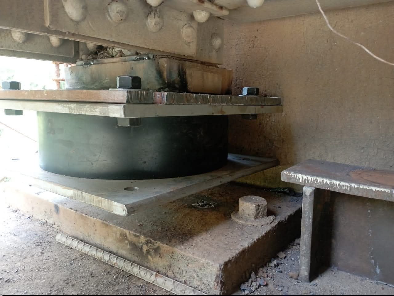 Lote fabricado de dispositivos sísmicos